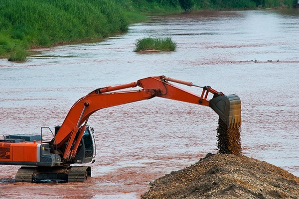 Kotrási és homokszivattyúzó berendezések – Megoldások a vízi utak üledékének kezelésére